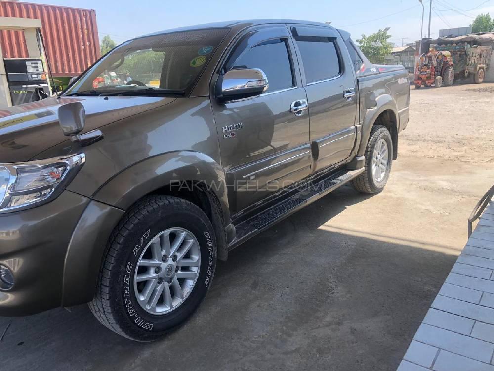 Toyota Hilux 2014 for Sale in Peshawar Toyota Hilux 2014 for Sale in Peshawar Image-3