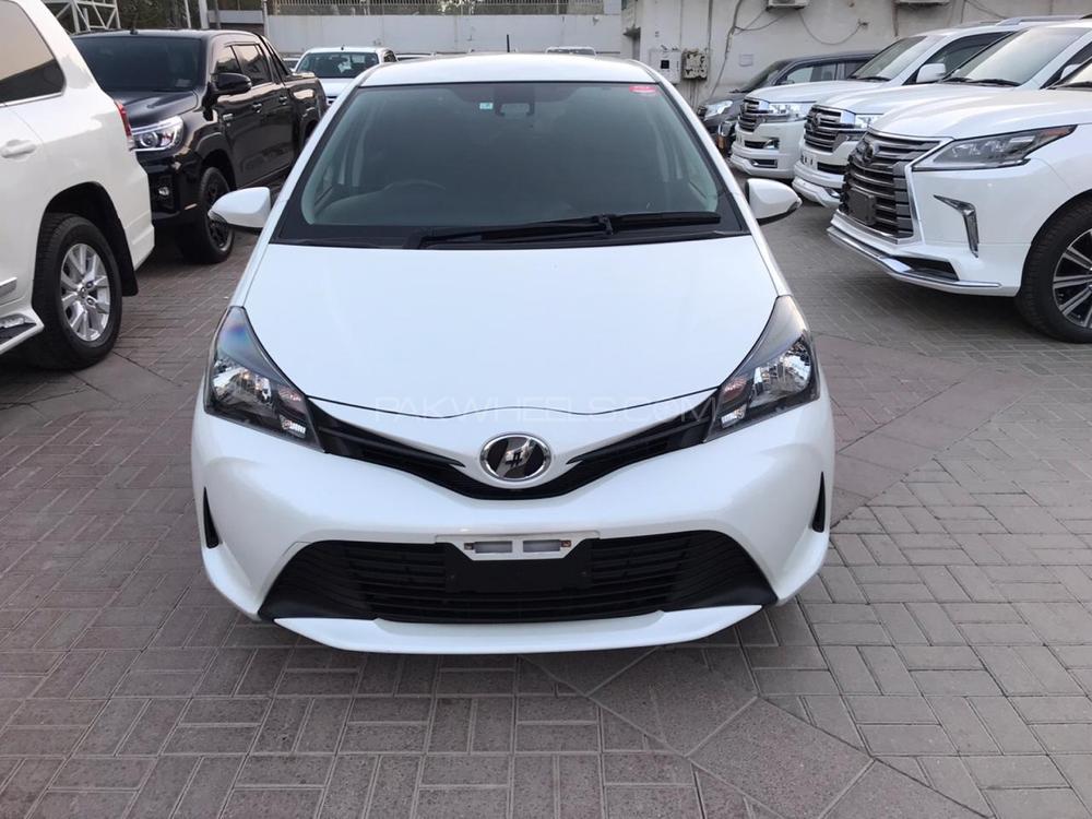 Toyota Vitz 2016 for Sale in Karachi Image-1