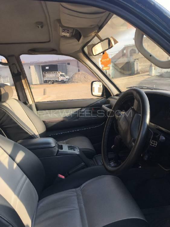 Toyota Land Cruiser 1995 for Sale in Rawalpindi Toyota Land Cruiser 1995 for Sale in Rawalpindi Image-3