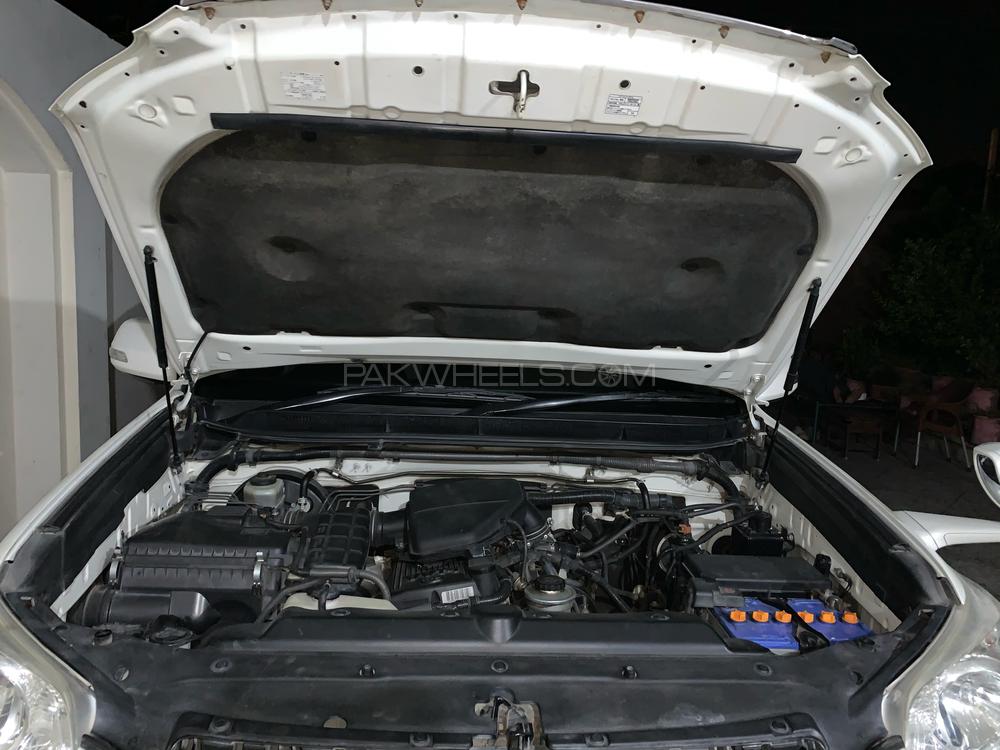 Toyota Prado 2010 for Sale in Peshawar Toyota Prado 2010 for Sale in Peshawar Image-7