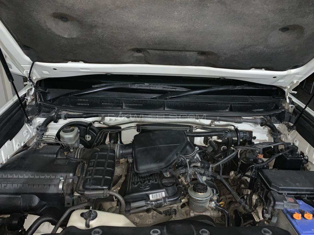 Toyota Prado 2010 for Sale in Peshawar Toyota Prado 2010 for Sale in Peshawar Image-5