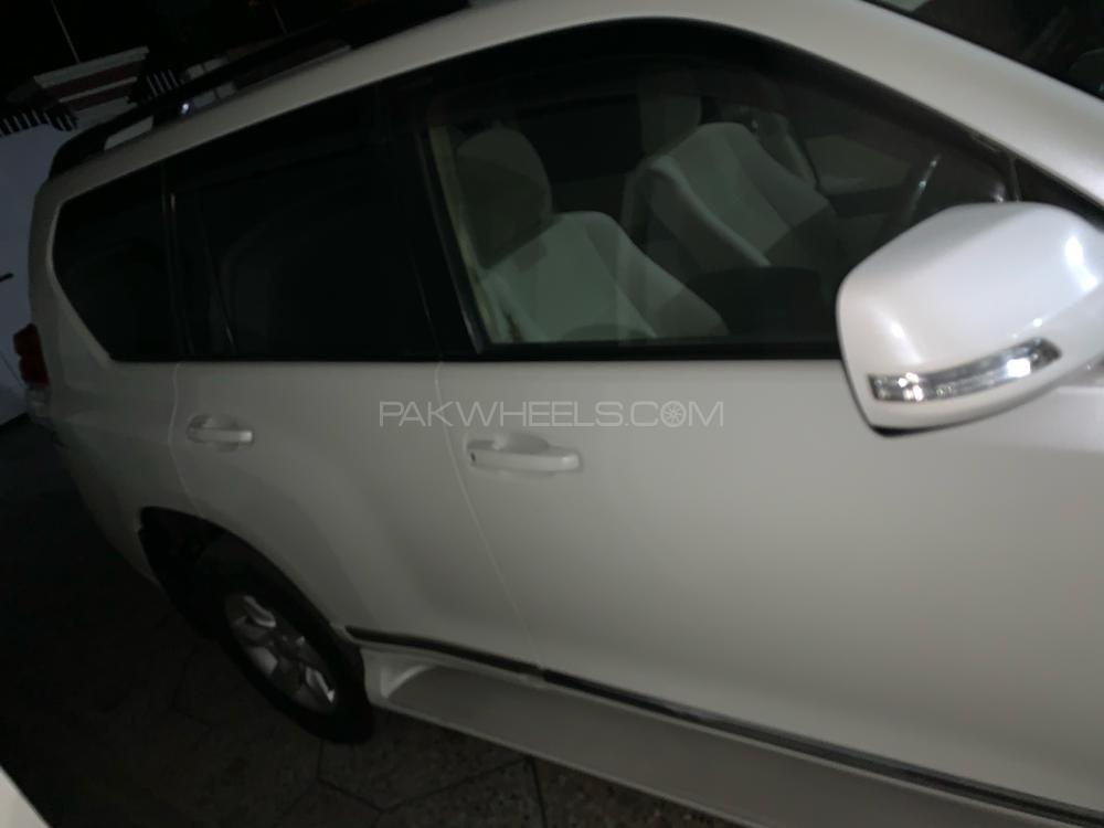 Toyota Prado 2010 for Sale in Peshawar Toyota Prado 2010 for Sale in Peshawar Image-15