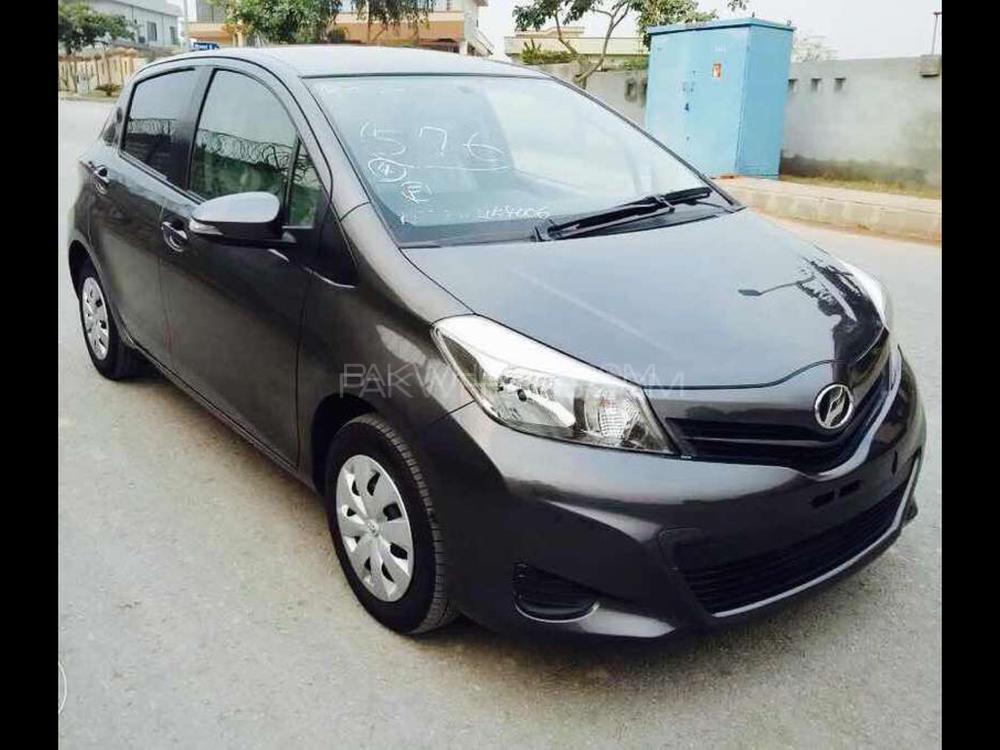 Toyota Vitz 2012 for Sale in Lahore Image-1