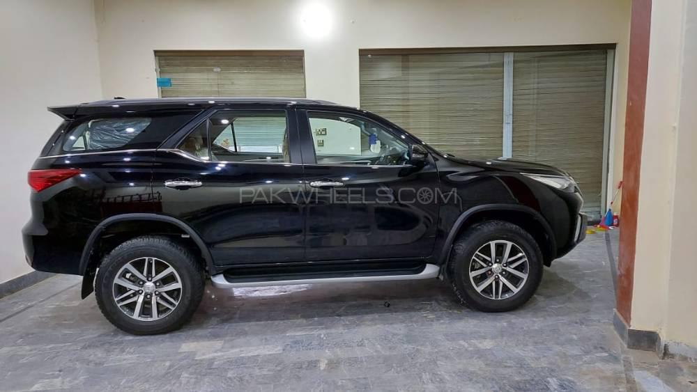Toyota Fortuner 2019 for Sale in Lahore Toyota Fortuner 2019 for Sale in Lahore Image-8