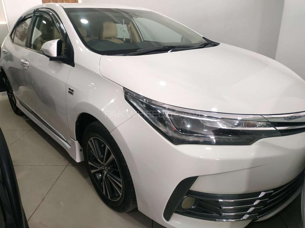 Toyota Corolla 2017 for Sale in Islamabad Image-1