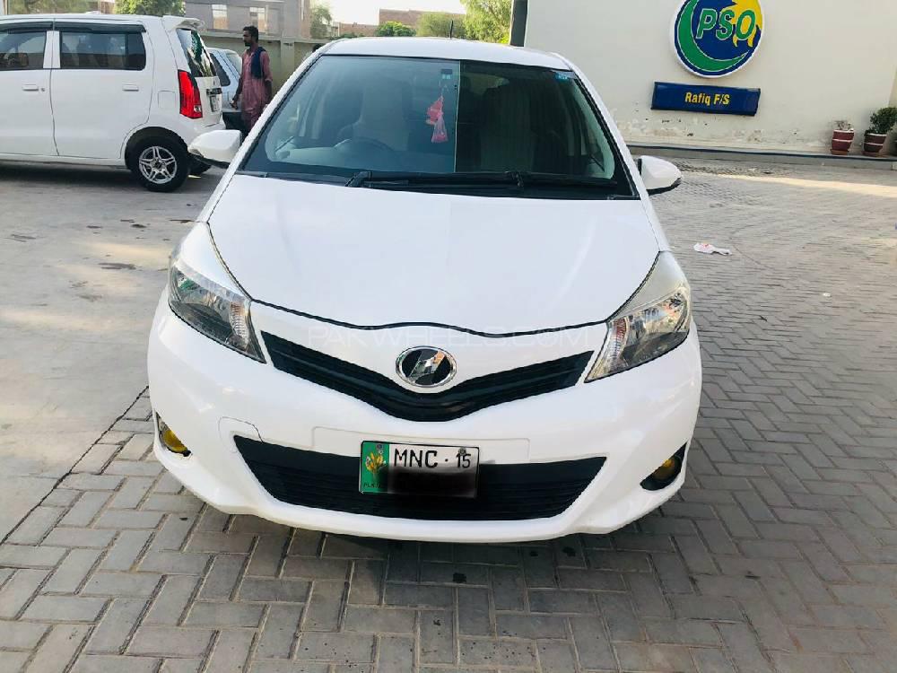 Toyota Vitz 2012 for Sale in Multan Image-1