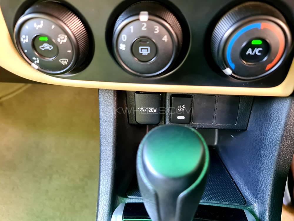 Toyota Corolla 2018 for Sale in Multan Toyota Corolla 2018 for Sale in Multan Image-16