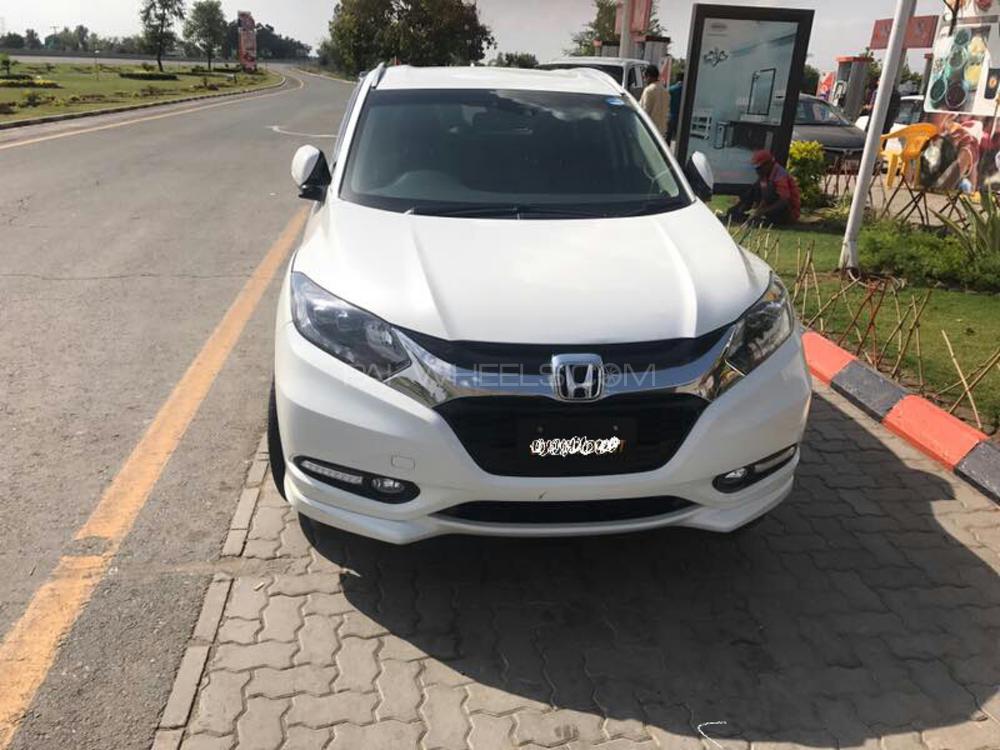 Honda Vezel 2015 for Sale in Rahim Yar Khan Image-1