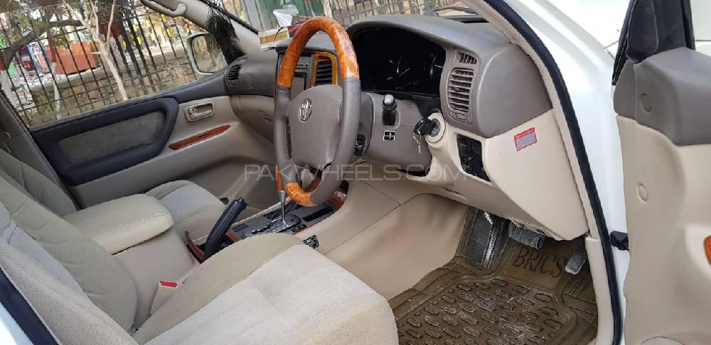 Toyota Land Cruiser 2003 for Sale in Gujranwala Toyota Land Cruiser 2003 for Sale in Gujranwala Image-3