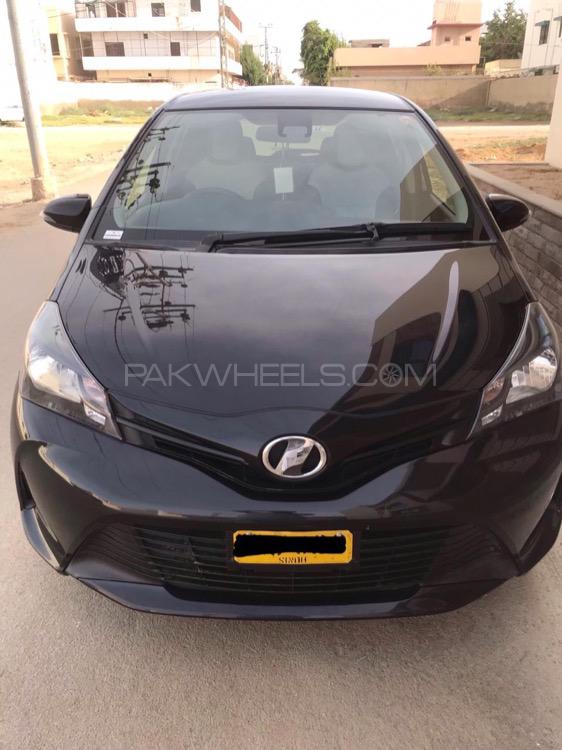 Toyota Vitz 2015 for Sale in Karachi Image-1