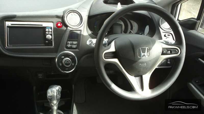 Honda Insight 2010 for Sale in Karachi Image-1