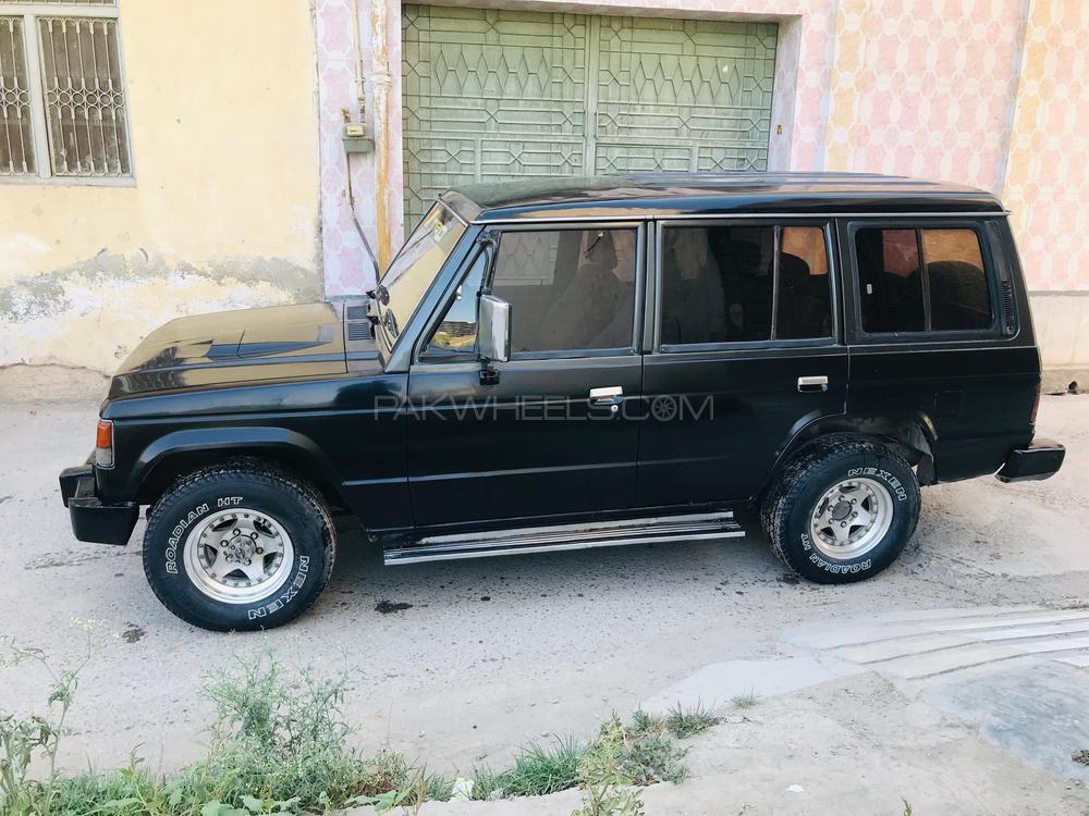 مٹسوبیشی پجیرو 1986 for Sale in پشاور مٹسوبیشی پجیرو 1986 for Sale in پشاور Image-2