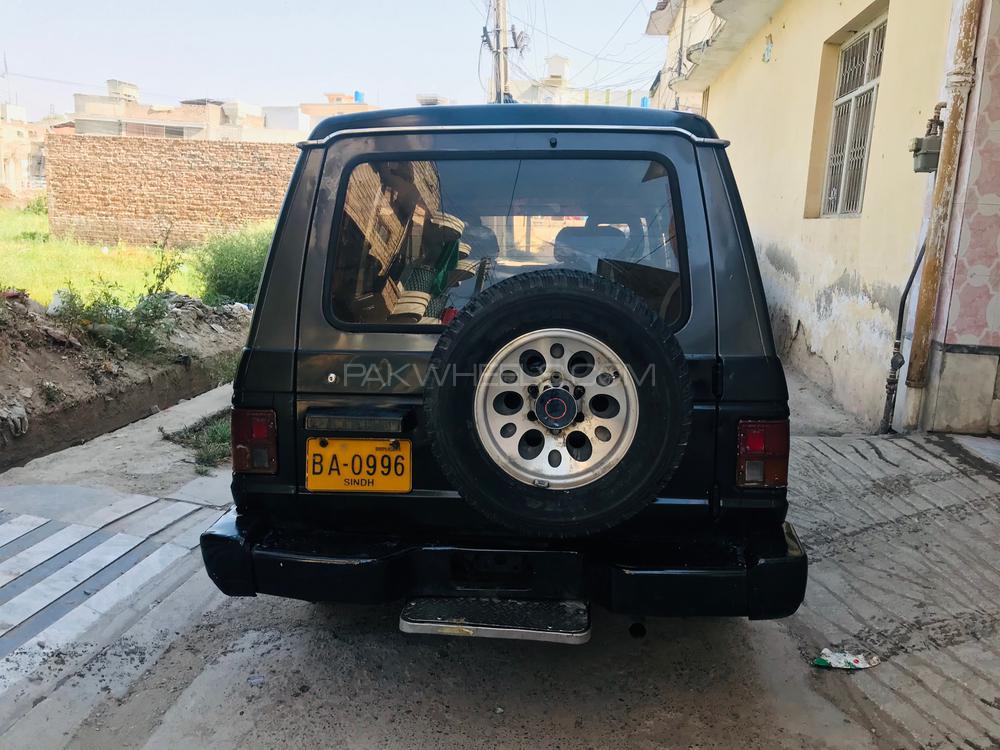 مٹسوبیشی پجیرو 1986 for Sale in پشاور مٹسوبیشی پجیرو 1986 for Sale in پشاور Image-3