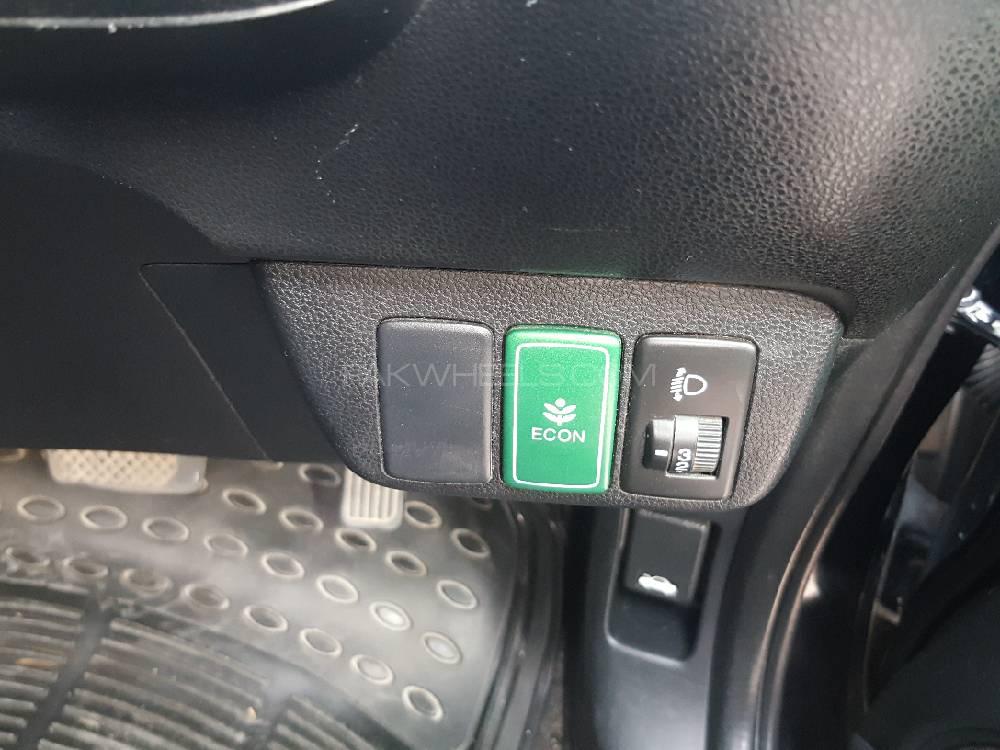 Honda Fit 2012 for Sale in Lahore Honda Fit 2012 for Sale in Lahore Image-9