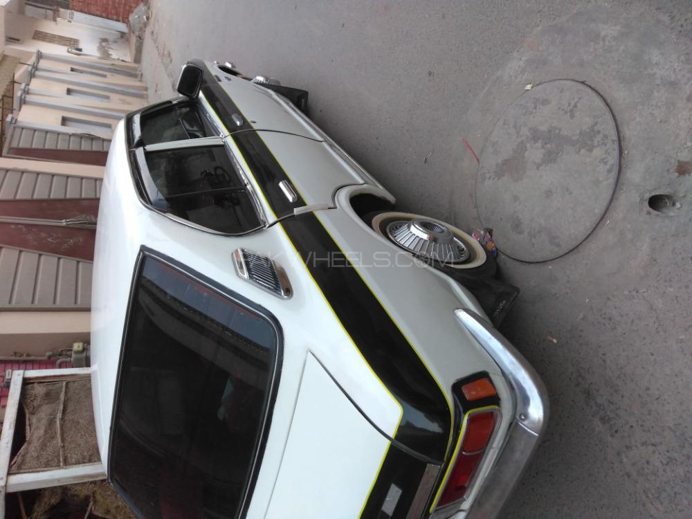 Toyota Corolla - 1973  Toyota Corolla - 1973  Image-5