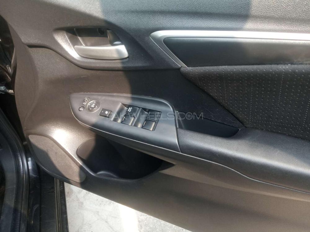 Honda Fit 2014 for Sale in Gujranwala Honda Fit 2014 for Sale in Gujranwala Image-10