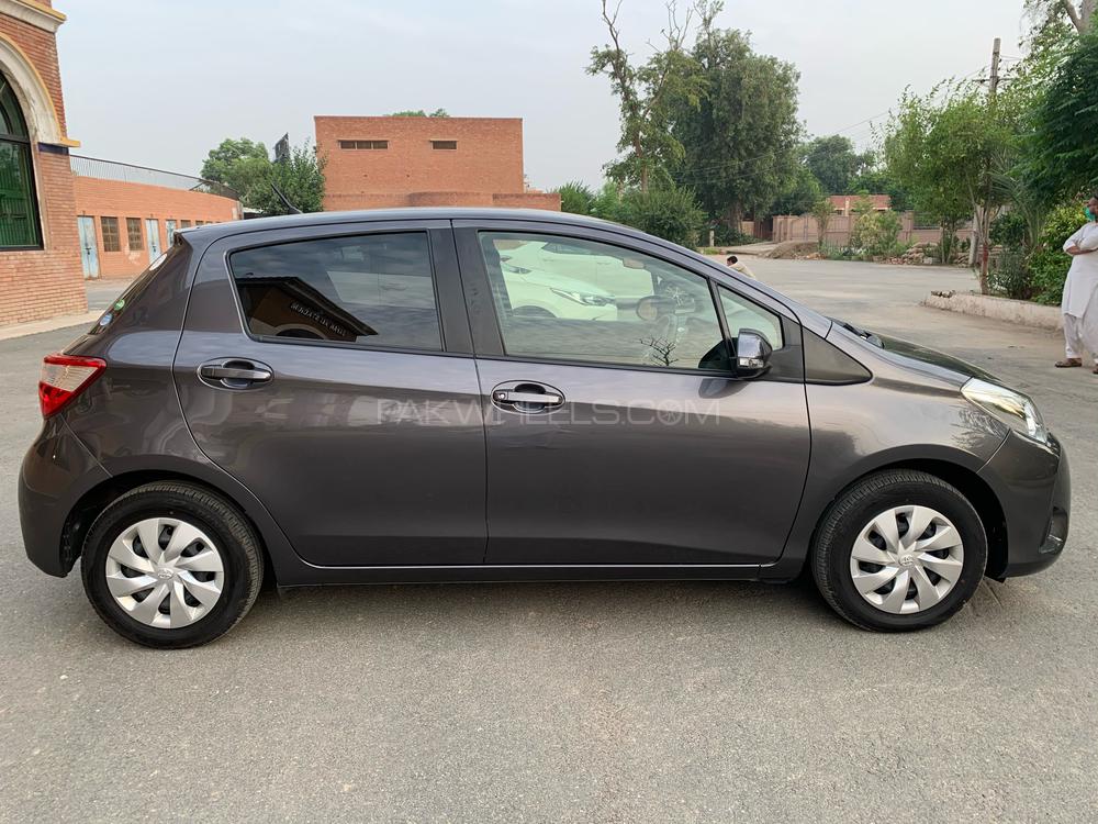 Toyota Vitz 2017 for Sale in Sahiwal Toyota Vitz 2017 for Sale in Sahiwal Image-10