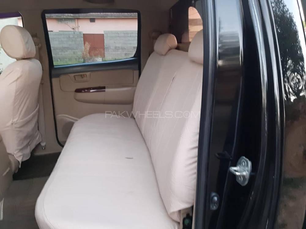 Toyota Hilux 2013 for Sale in Islamabad Toyota Hilux 2013 for Sale in Islamabad Image-3
