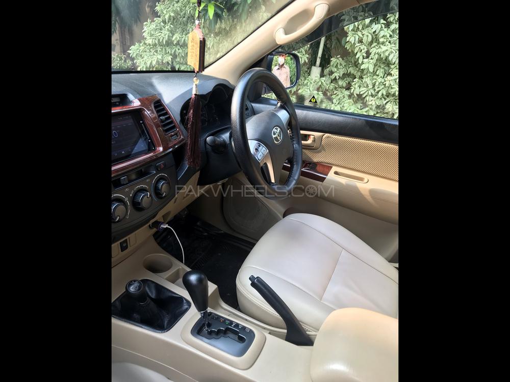 Toyota Hilux 2016 for Sale in Lahore Toyota Hilux 2016 for Sale in Lahore Image-5