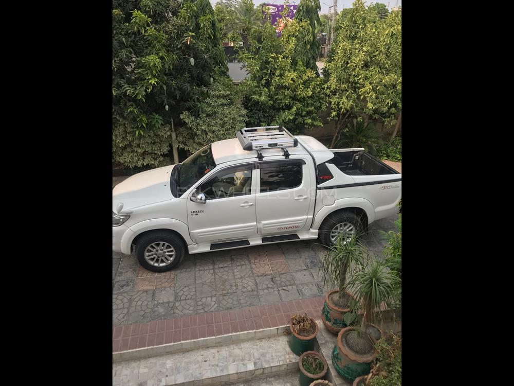 Toyota Hilux 2016 for Sale in Lahore Toyota Hilux 2016 for Sale in Lahore Image-10