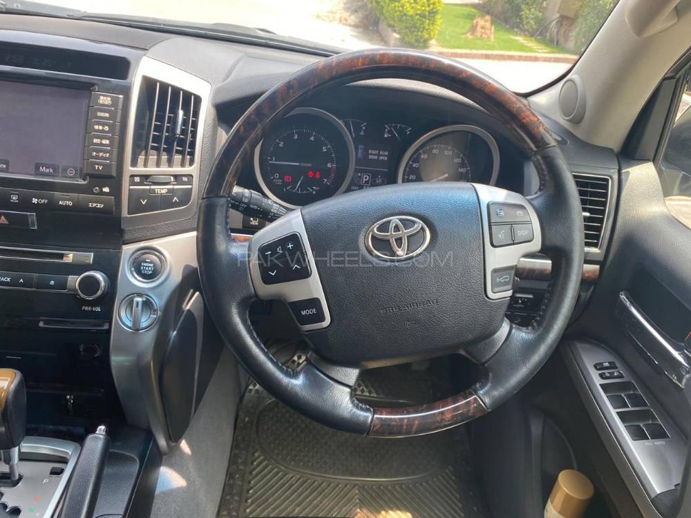 Toyota Land Cruiser 2012 for Sale in Islamabad Toyota Land Cruiser 2012 for Sale in Islamabad Image-10