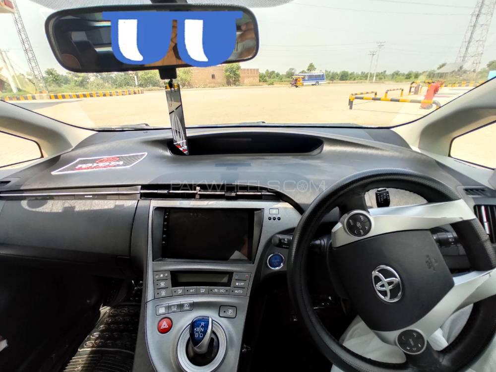 Toyota Prius 2013 for Sale in Faisalabad Toyota Prius 2013 for Sale in Faisalabad Image-11