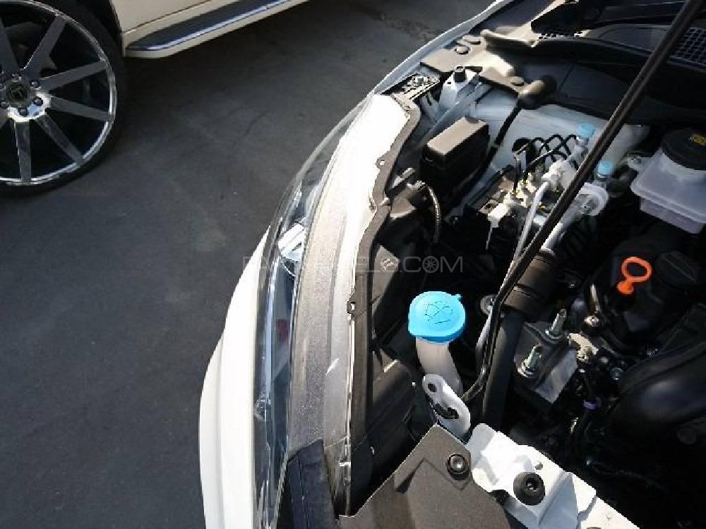 Honda Vezel 2015 for Sale in Lahore Honda Vezel 2015 for Sale in Lahore Image-17