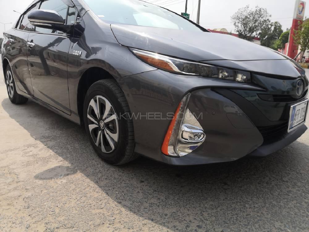 Toyota Prius 2017 for Sale in Sialkot Image-1