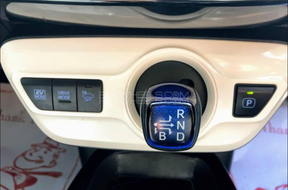 Toyota Prius 2016 for Sale in Rawalpindi Toyota Prius 2016 for Sale in Rawalpindi Image-15