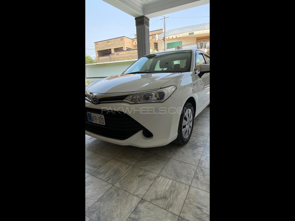 Toyota Corolla Axio 2016 for Sale in Peshawar Image-1