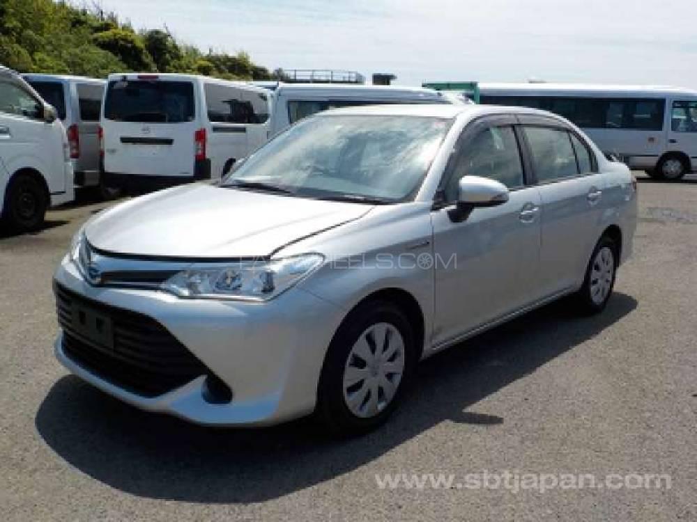 Toyota Corolla Axio 2017 for Sale in Karachi Image-1