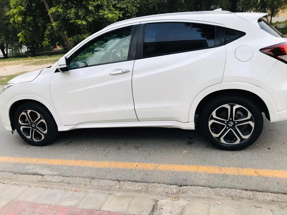 Honda Vezel 2014 for Sale in Lahore Honda Vezel 2014 for Sale in Lahore Image-3