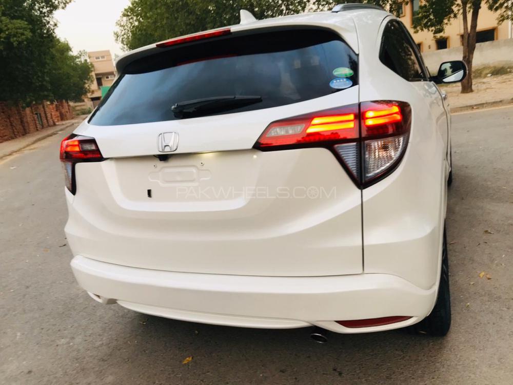 Honda Vezel 2014 for Sale in Lahore Honda Vezel 2014 for Sale in Lahore Image-4