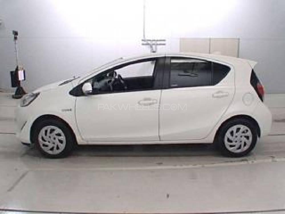 Toyota Aqua 2017 for Sale in Peshawar Toyota Aqua 2017 for Sale in Peshawar Image-6