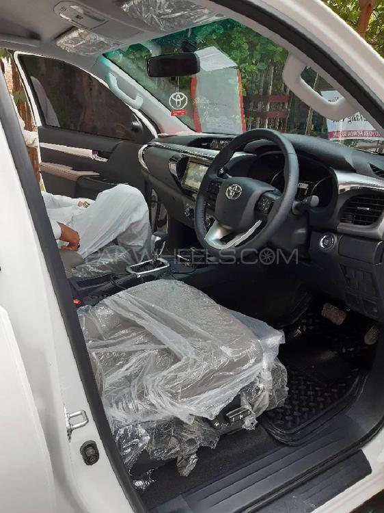 Toyota Hilux 2020 for Sale in Peshawar Toyota Hilux 2020 for Sale in Peshawar Image-5