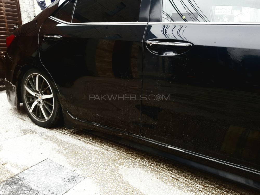 Toyota Corolla - 2015  Toyota Corolla - 2015  Image-3