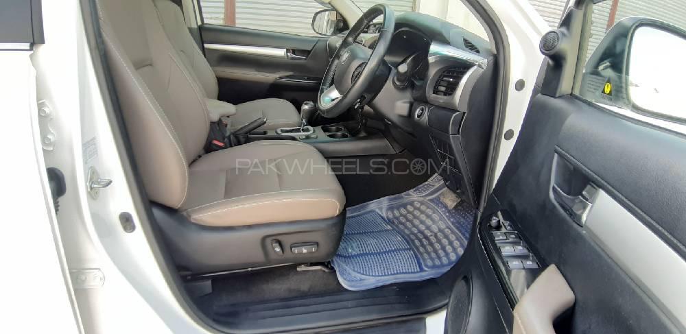 Toyota Hilux 2018 for Sale in Peshawar Toyota Hilux 2018 for Sale in Peshawar Image-6