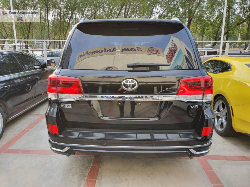 Toyota Land Cruiser 2017 for Sale in Karachi Toyota Land Cruiser 2017 for Sale in Karachi Image-2