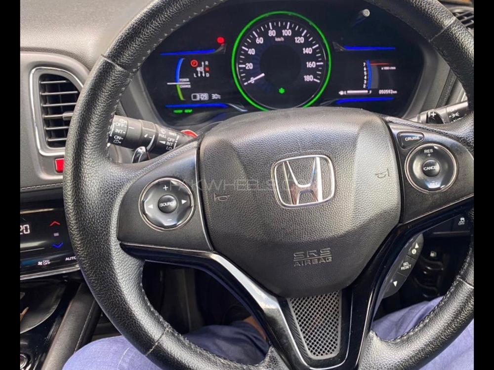 Honda Vezel 2014 for Sale in Lahore Honda Vezel 2014 for Sale in Lahore Image-7