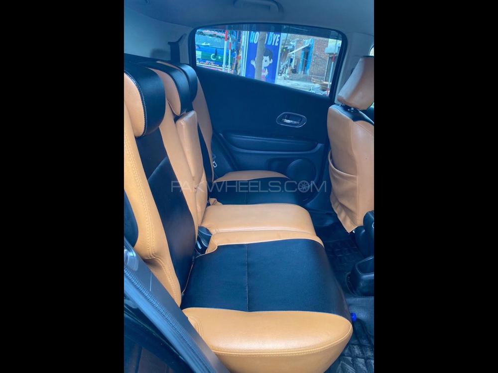 Honda Vezel 2014 for Sale in Lahore Honda Vezel 2014 for Sale in Lahore Image-9