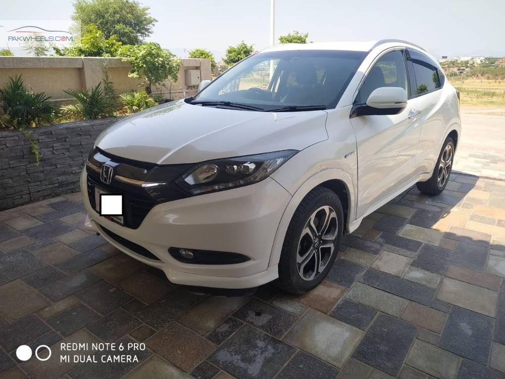 Honda Vezel 2016 for Sale in Islamabad Image-1