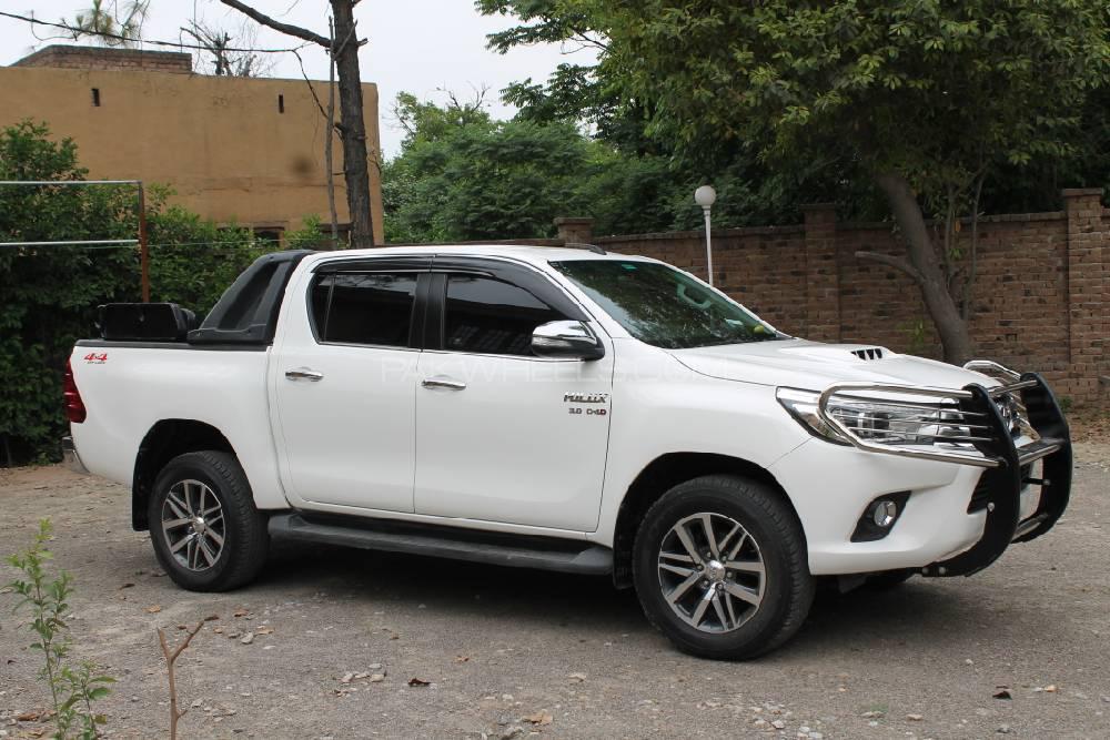 Toyota Hilux 2017 for Sale in Peshawar Image-1