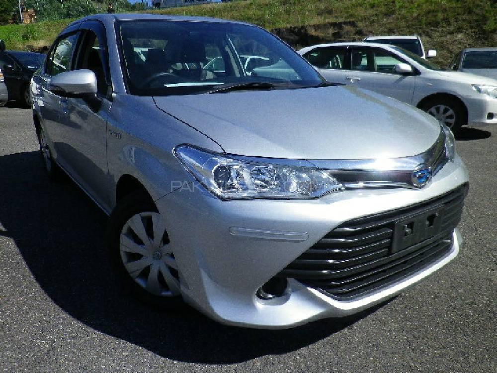 Toyota Corolla Axio 2015 for Sale in Peshawar Image-1