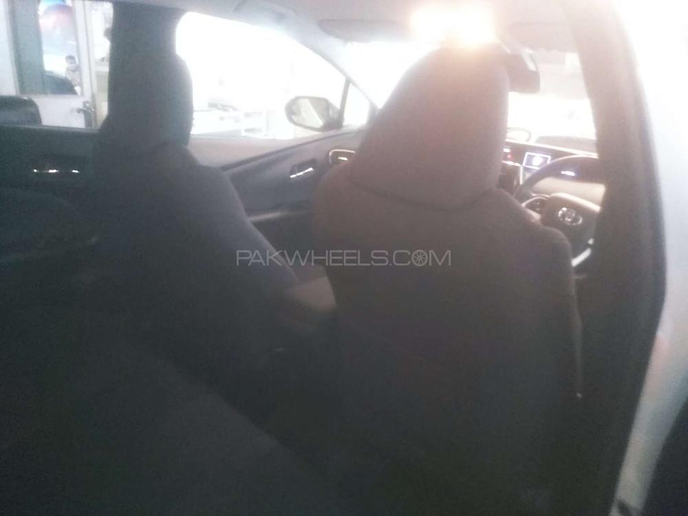 Toyota Prius 2016 for Sale in Rawalpindi Toyota Prius 2016 for Sale in Rawalpindi Image-9