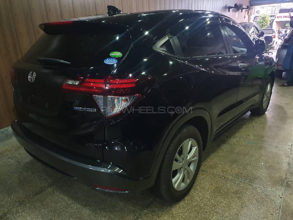 Honda Vezel 2015 for Sale in Lahore Honda Vezel 2015 for Sale in Lahore Image-14
