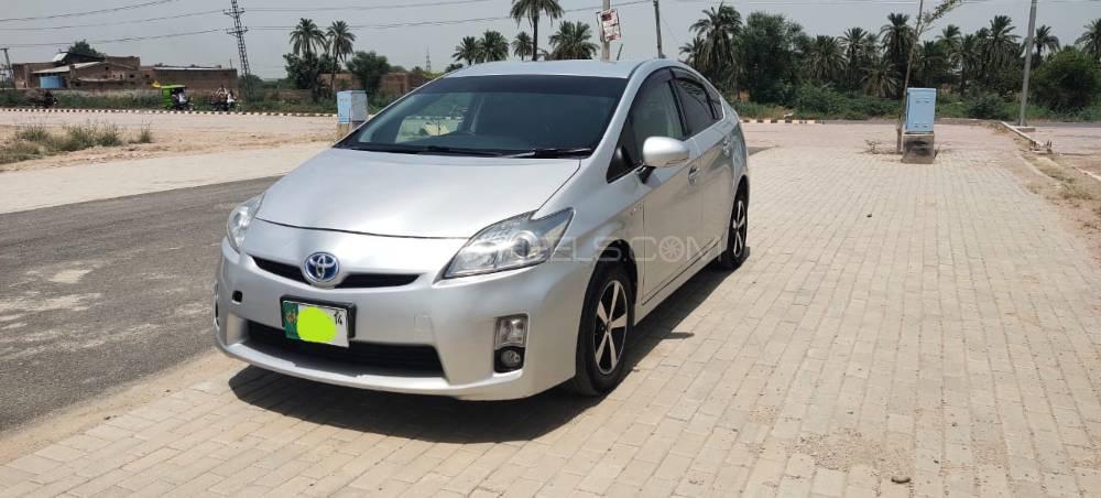 Toyota Prius 2010 for Sale in D.G.Khan Image-1