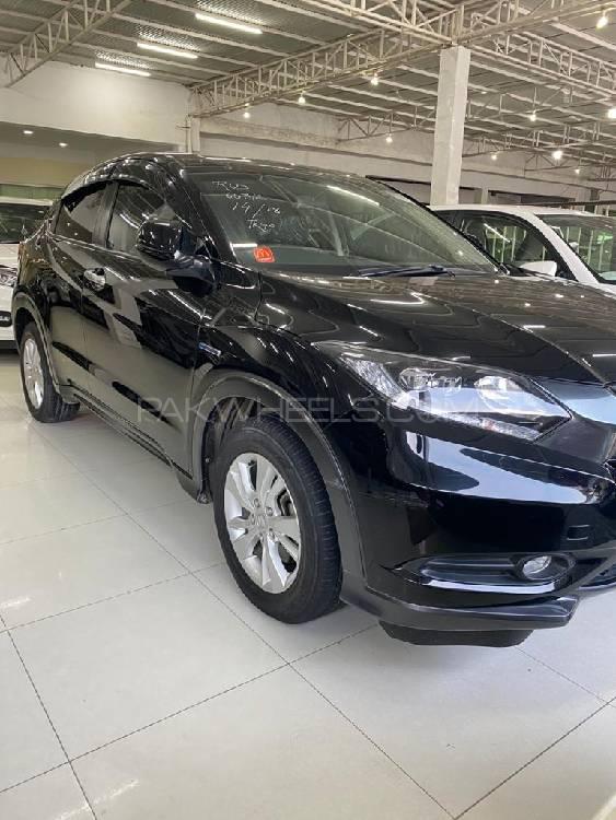 Honda Vezel 2014 for Sale in Peshawar Honda Vezel 2014 for Sale in Peshawar Image-3