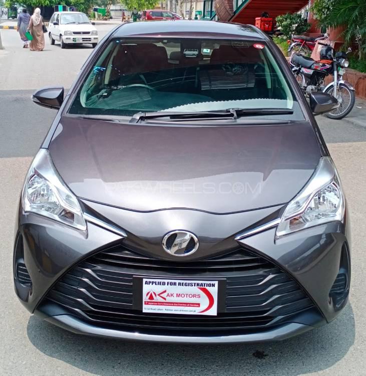 Toyota Vitz 2017 for Sale in Lahore Image-1