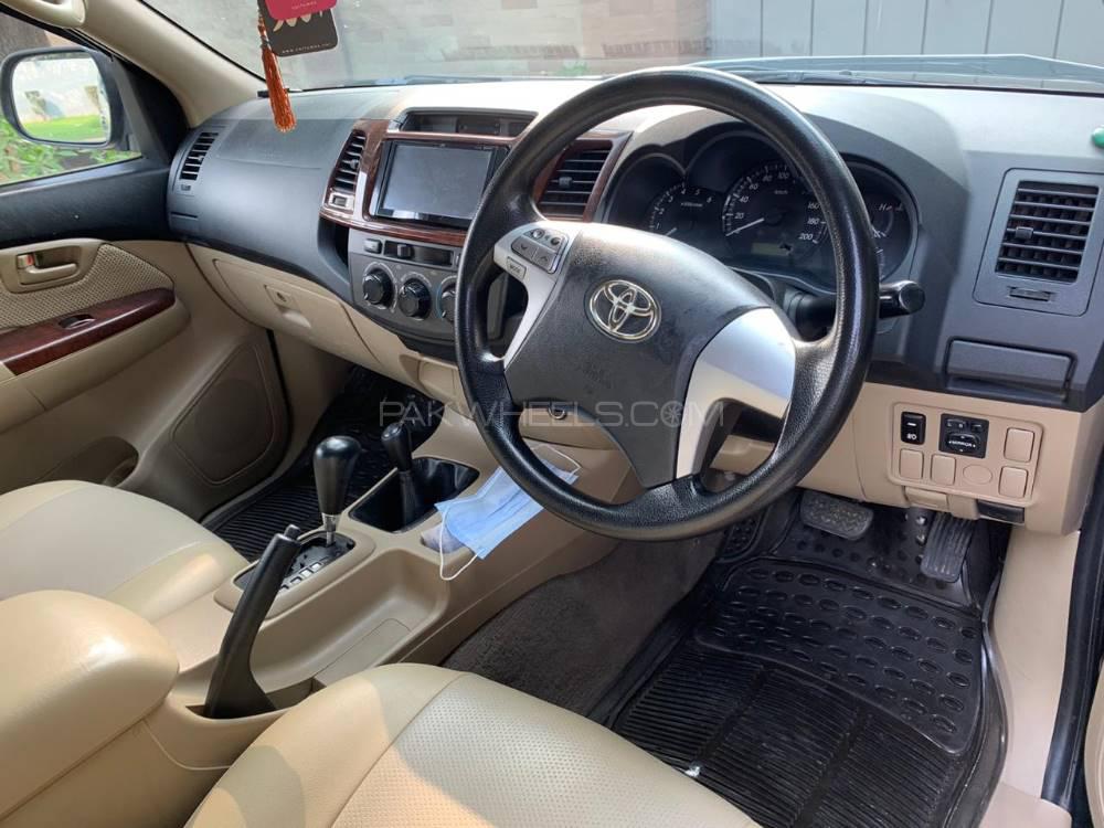 Toyota Hilux 2014 for Sale in Lahore Toyota Hilux 2014 for Sale in Lahore Image-2