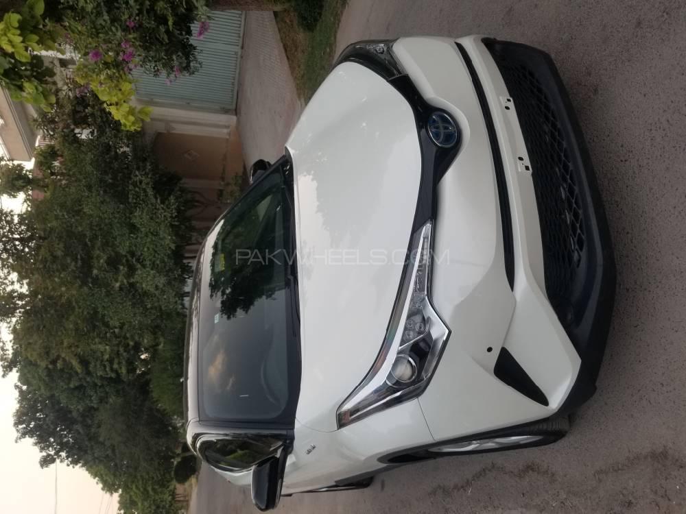 Toyota C-HR 2017 for Sale in Peshawar Toyota C-HR 2017 for Sale in Peshawar Image-9